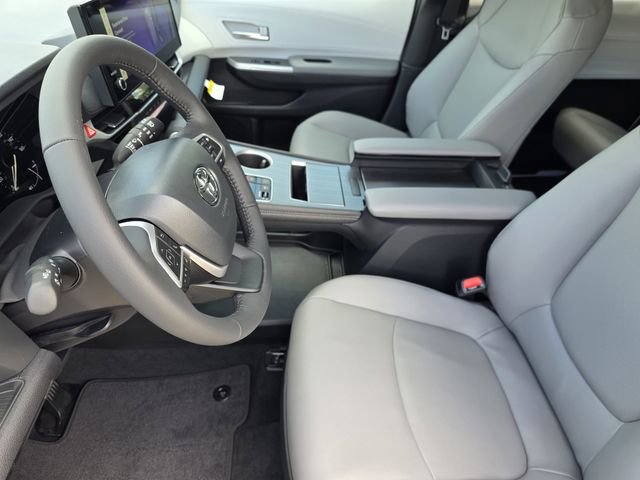 New 2026 Toyota Sienna XLE image 11