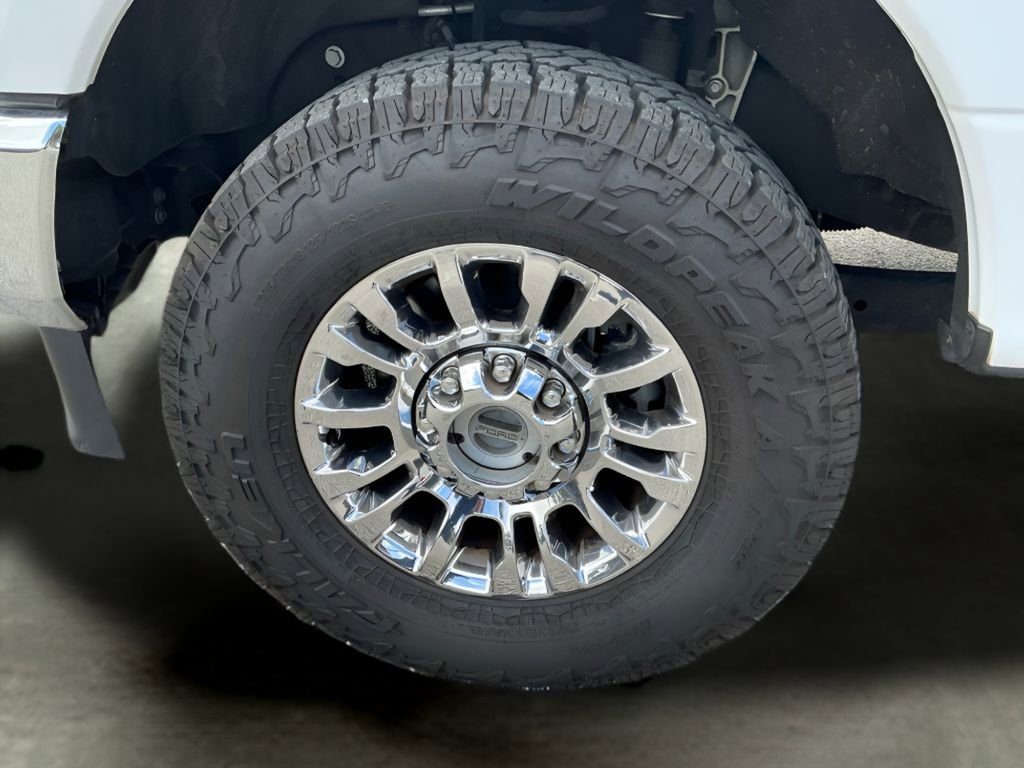 Certified 2020 Ford F250 XLT w/ XLT Premium Package AWD/4WD image 37