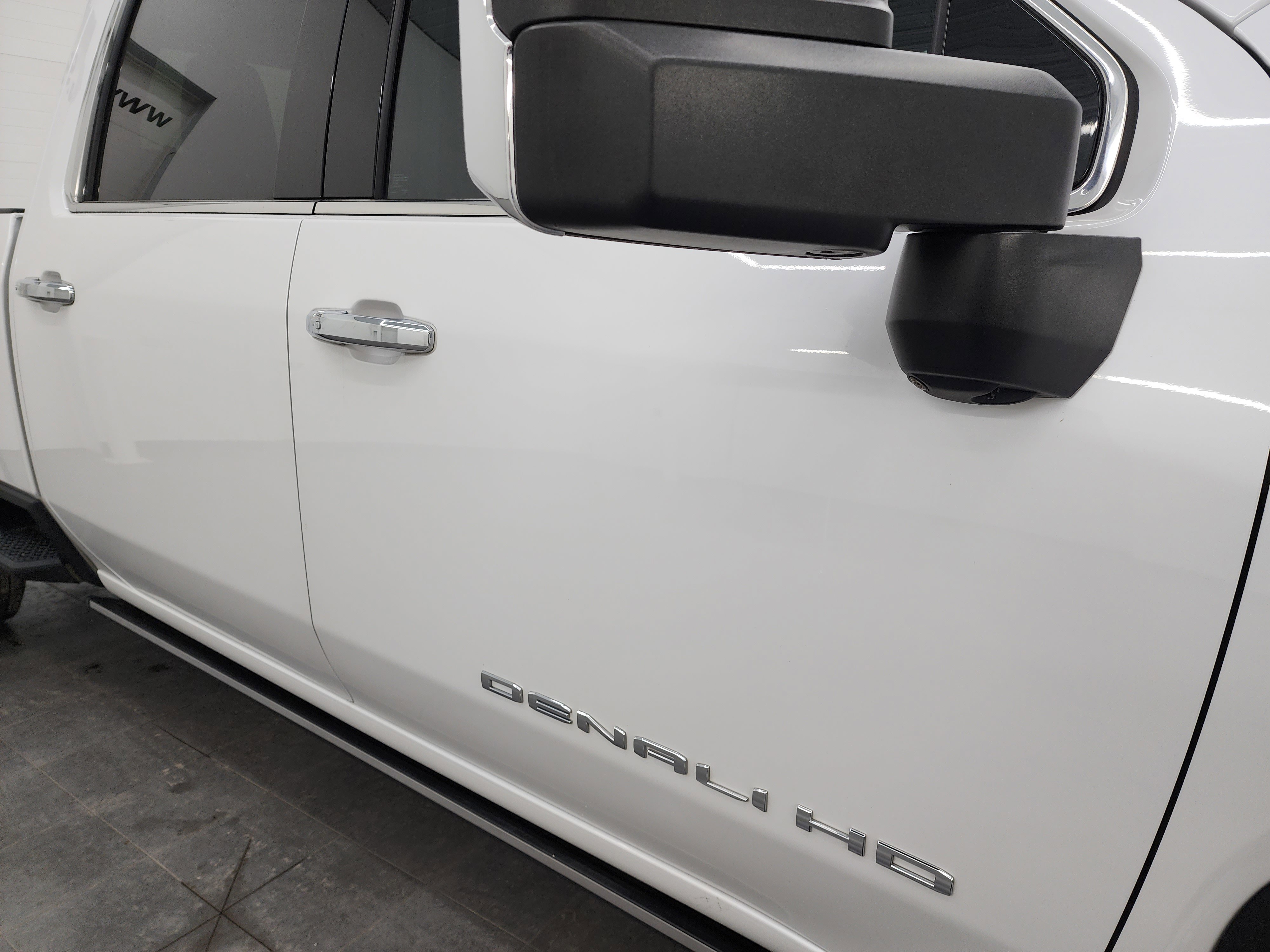 Used 2023 GMC Sierra 3500 Denali w/ Denali Ultimate Package image 30