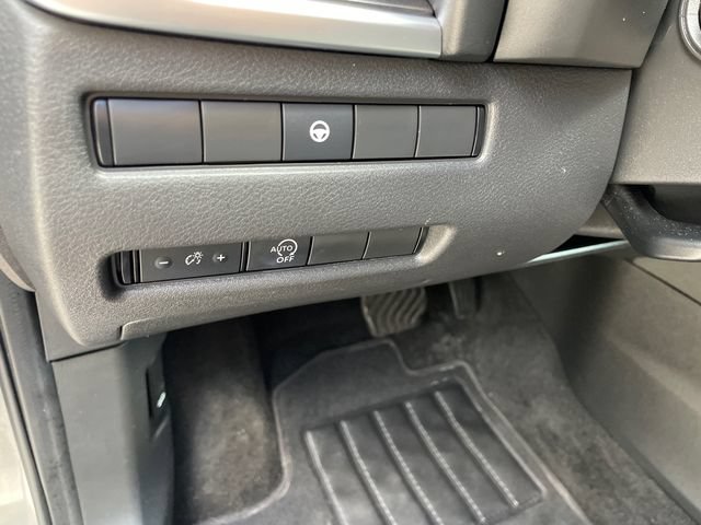Used 2023 Nissan Rogue SV AWD/4WD image 25