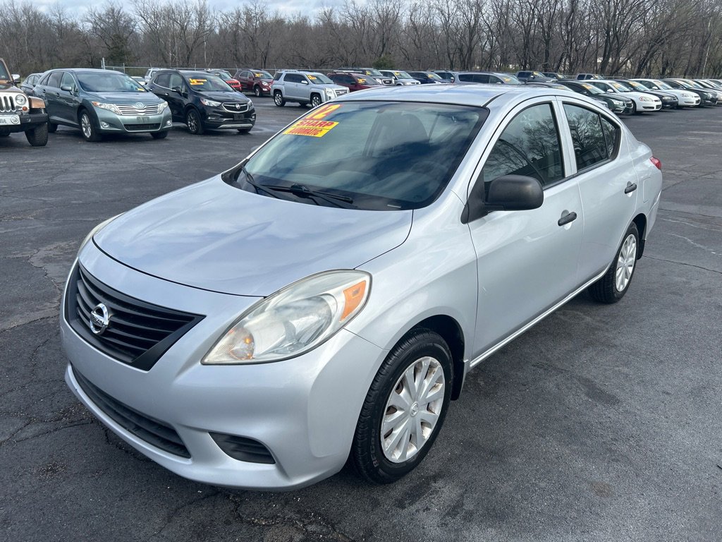 Used 2012 Nissan Versa S w/ Cruise Control Pkg image 2