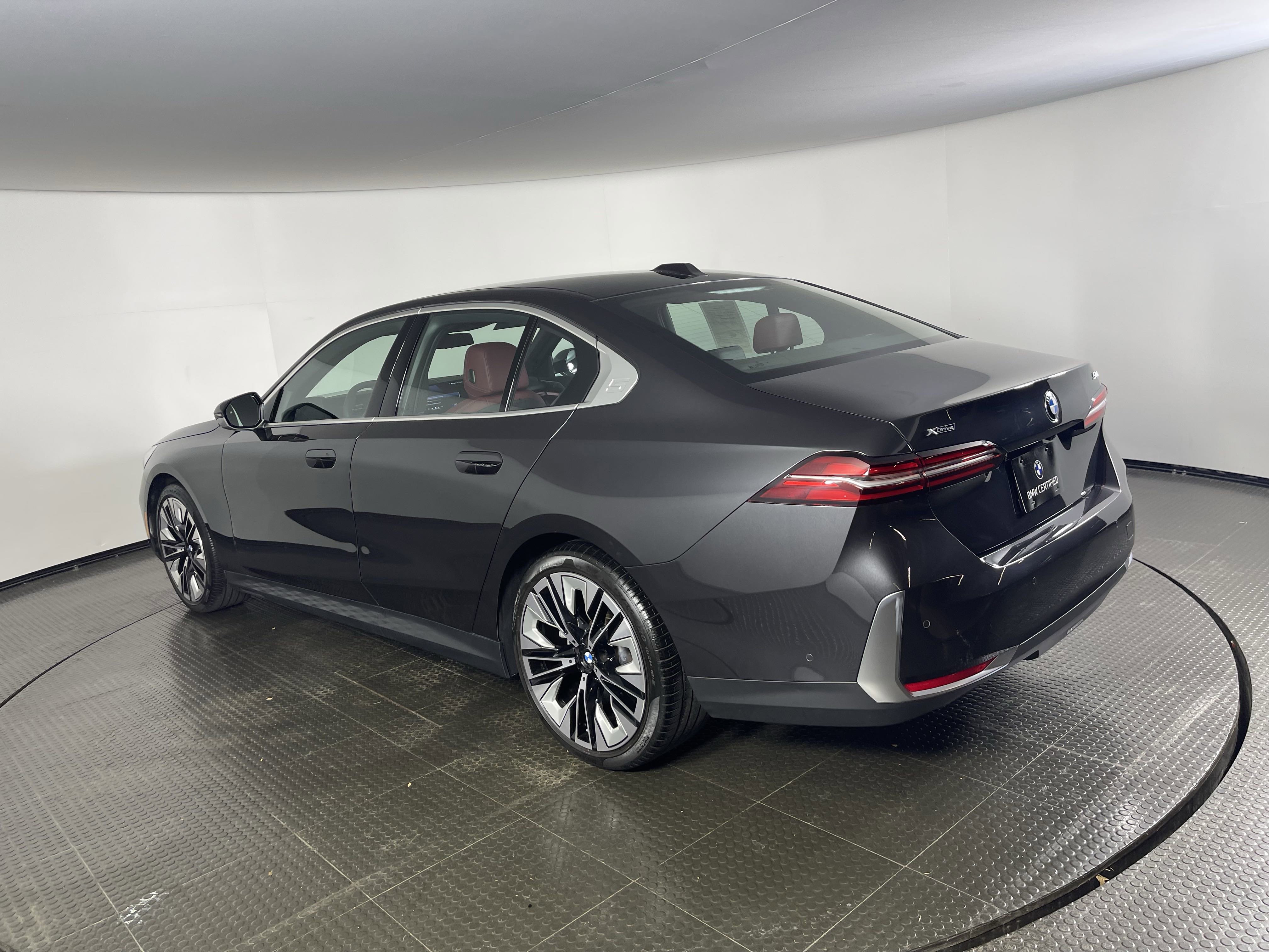 Certified 2024 BMW 540i xDrive w/ Premium Package image 3