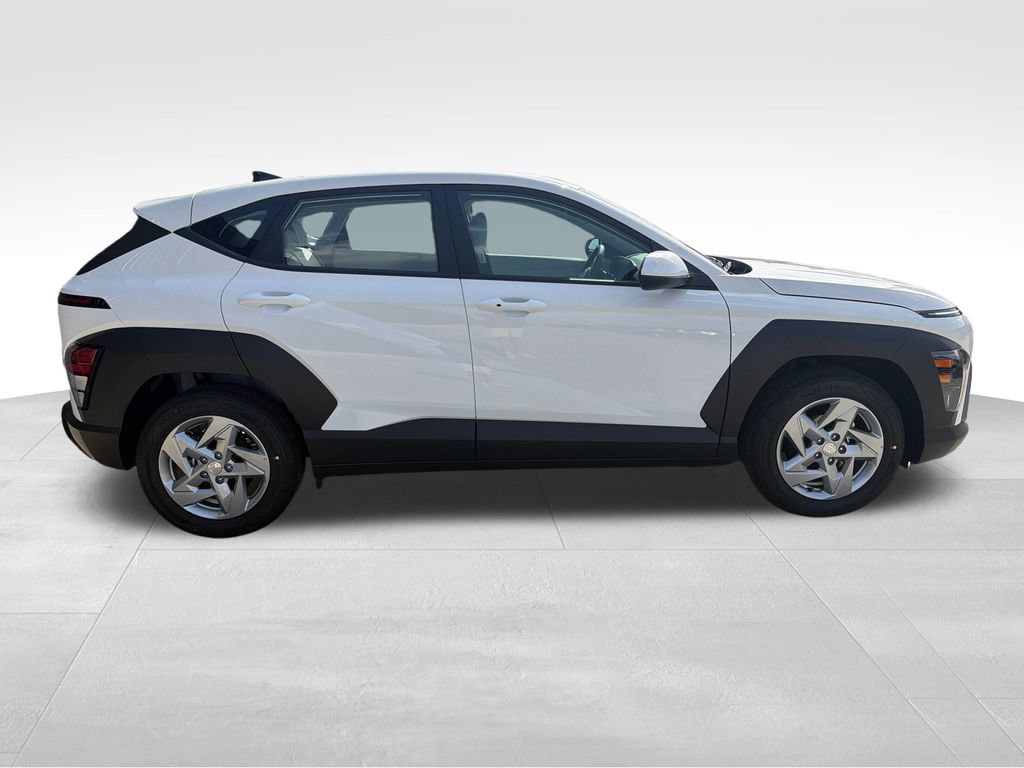 New 2027 Hyundai Kona SE FWD image 8
