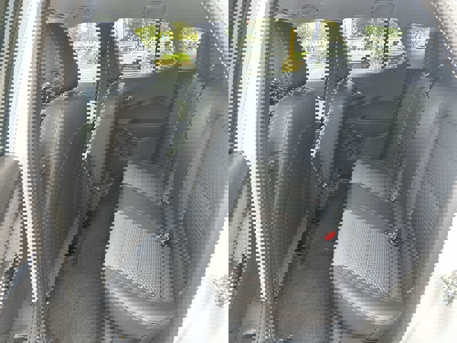 Used 2025 Chevrolet Trax LT w/ LT Convenience Package image 31