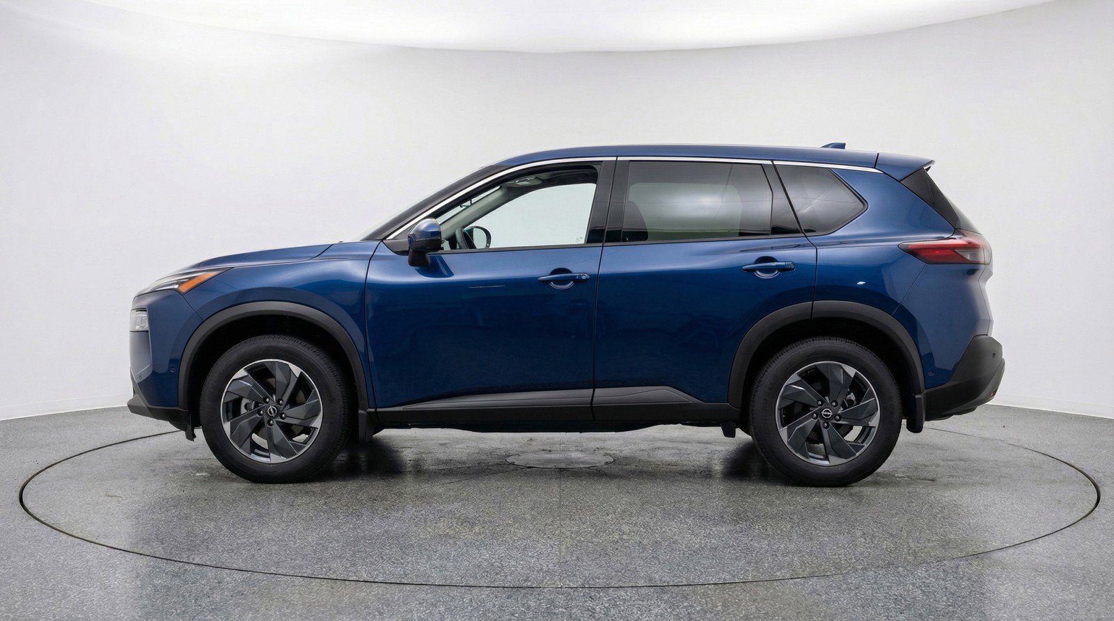 Used 2025 Nissan Rogue SV FWD image 5