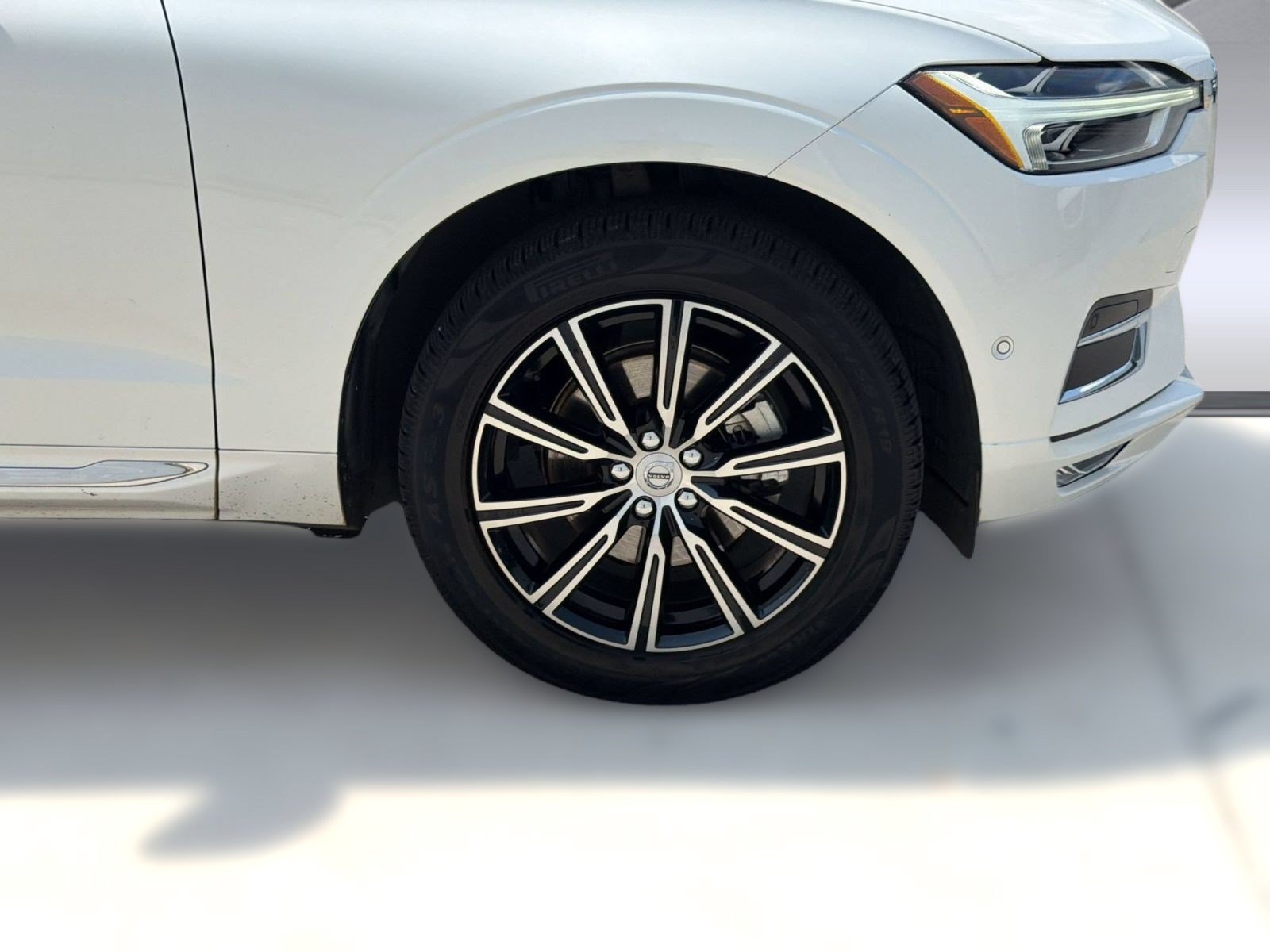 Used 2018 Volvo XC60 T5 Inscription w/ Convenience Package AWD/4WD image 11