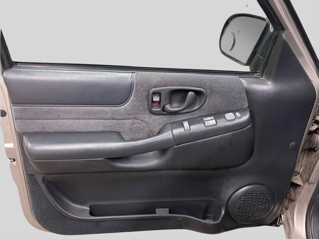 Used 2001 GMC Sonoma SLS w/ Super Spec Pkg 3 image 10