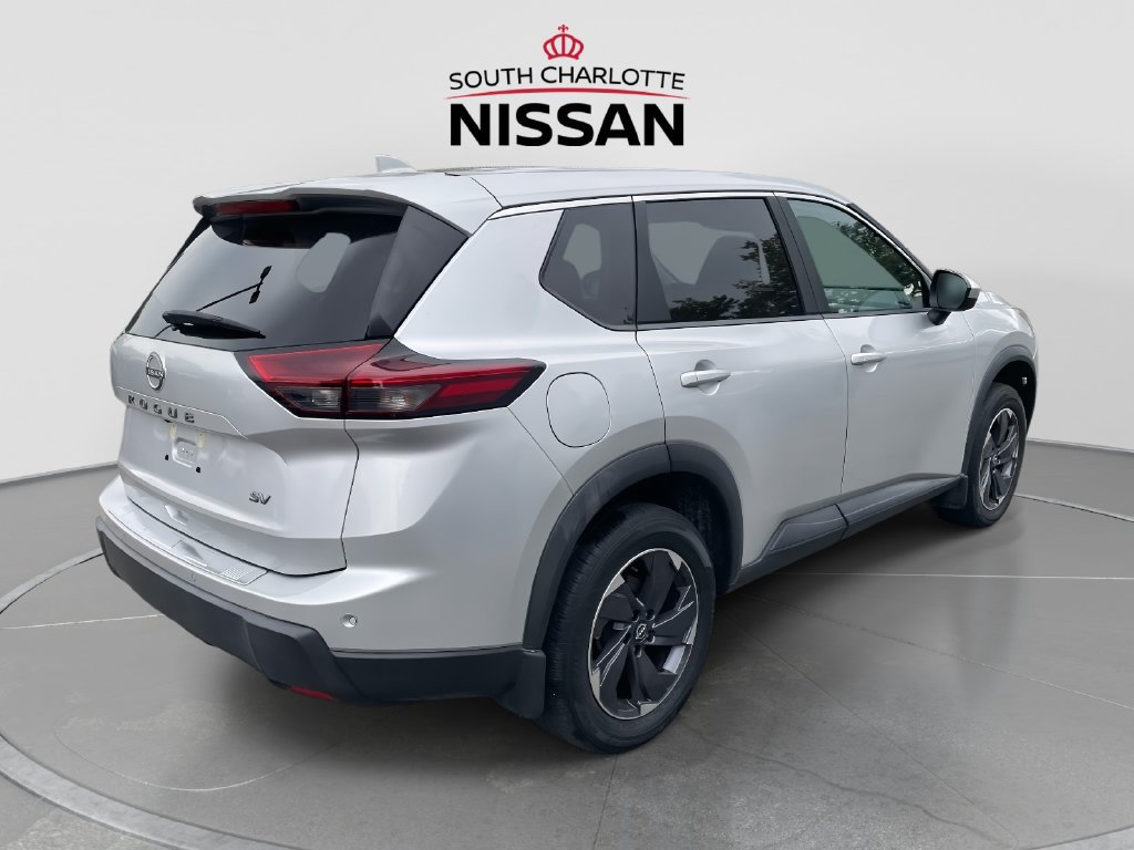 Used 2024 Nissan Rogue SV FWD image 6