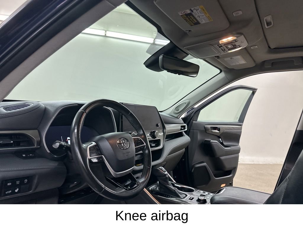 Used 2023 Toyota Highlander Limited AWD/4WD image 32
