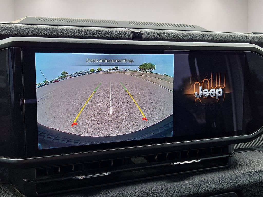 Used 2024 Jeep Wrangler Unlimited AWD/4WD image 27