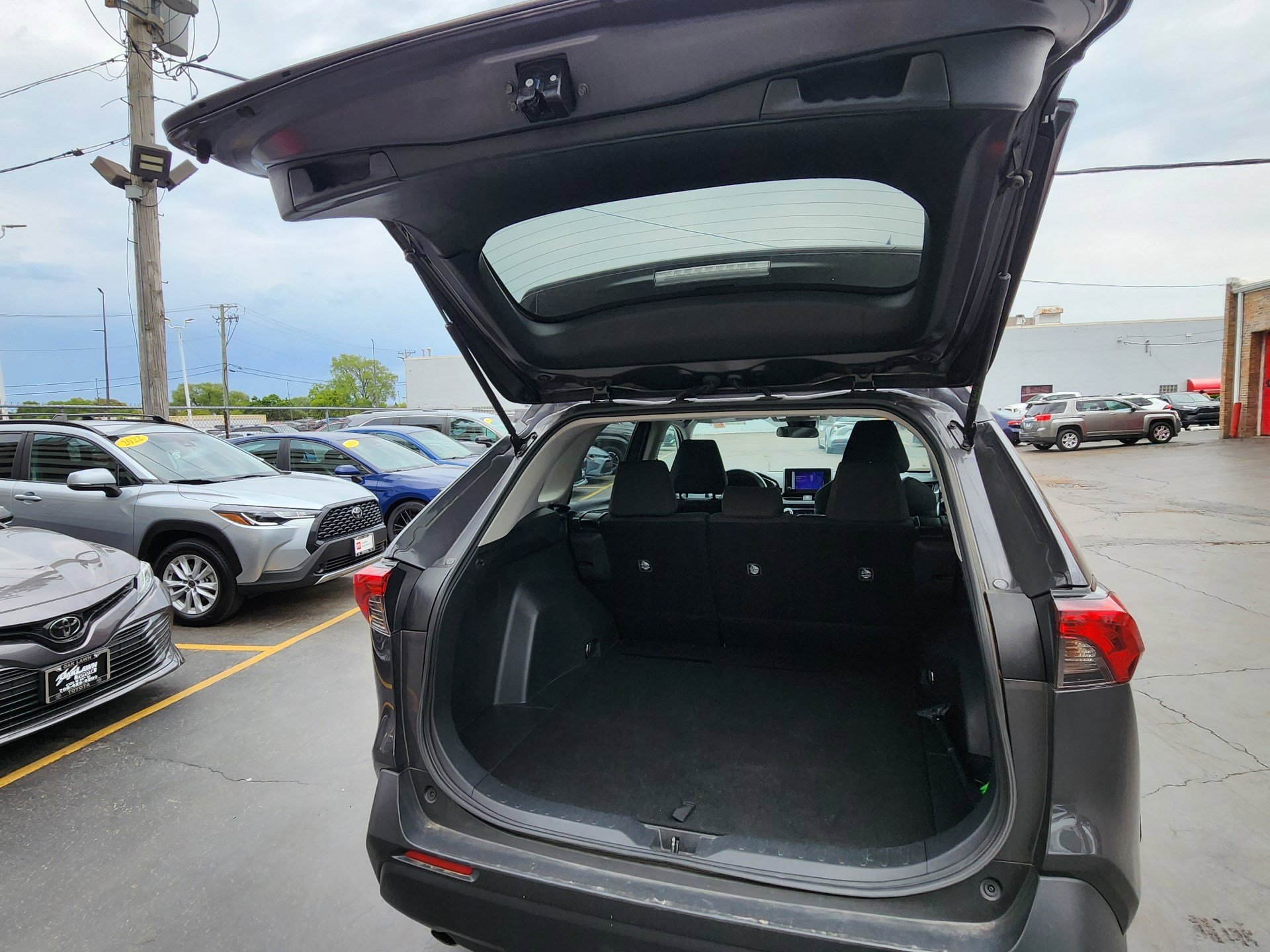 Certified 2025 Toyota RAV4 LE AWD/4WD image 25