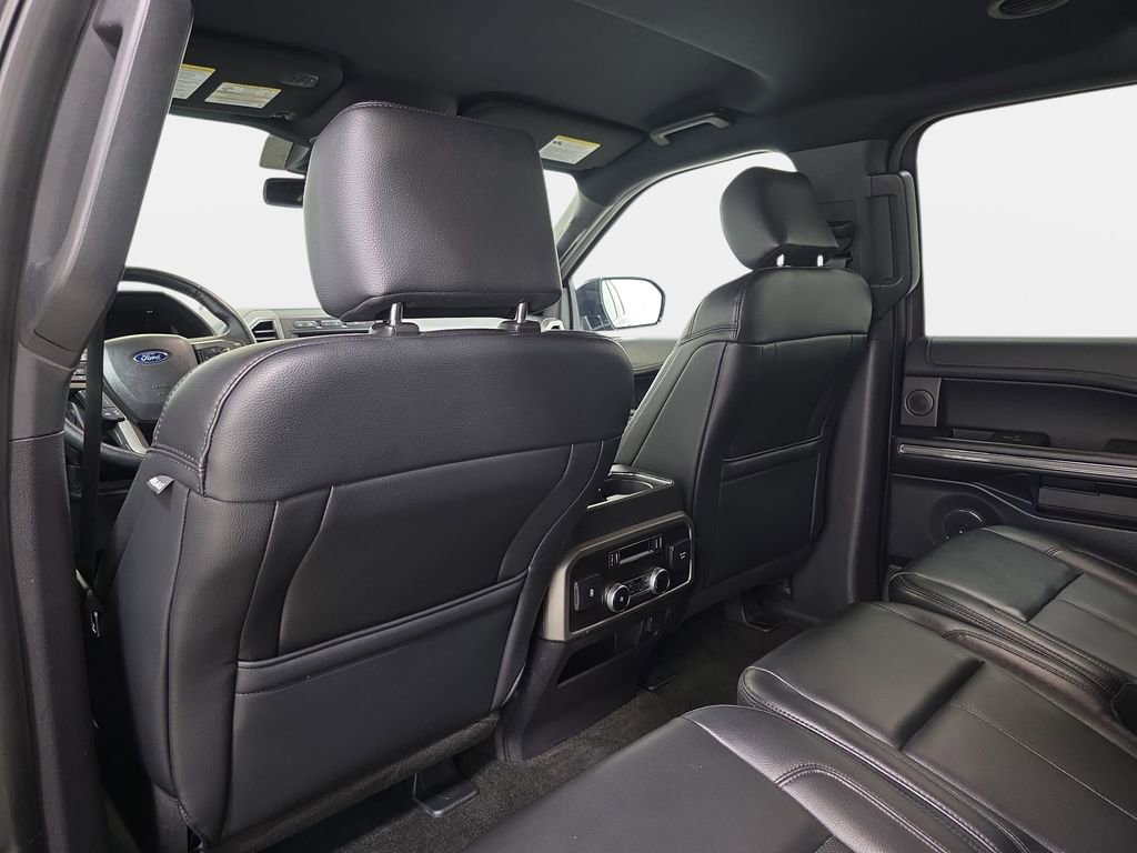 Used 2019 Ford Expedition XLT w/ Equipment Group 202A AWD/4WD image 12