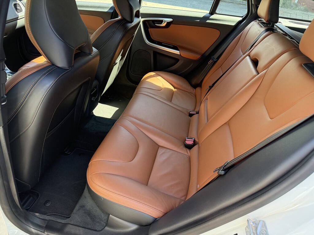 Used 2015 Volvo V60 T5 Premier AWD/4WD image 21
