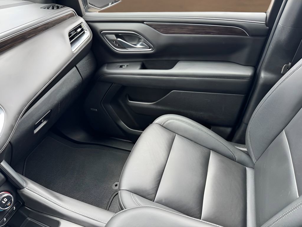 Used 2023 Chevrolet Tahoe Z71 w/ Luxury Package AWD/4WD image 33