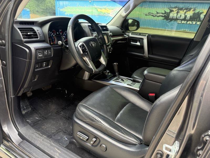 Used 2016 Toyota 4Runner Limited AWD/4WD image 27