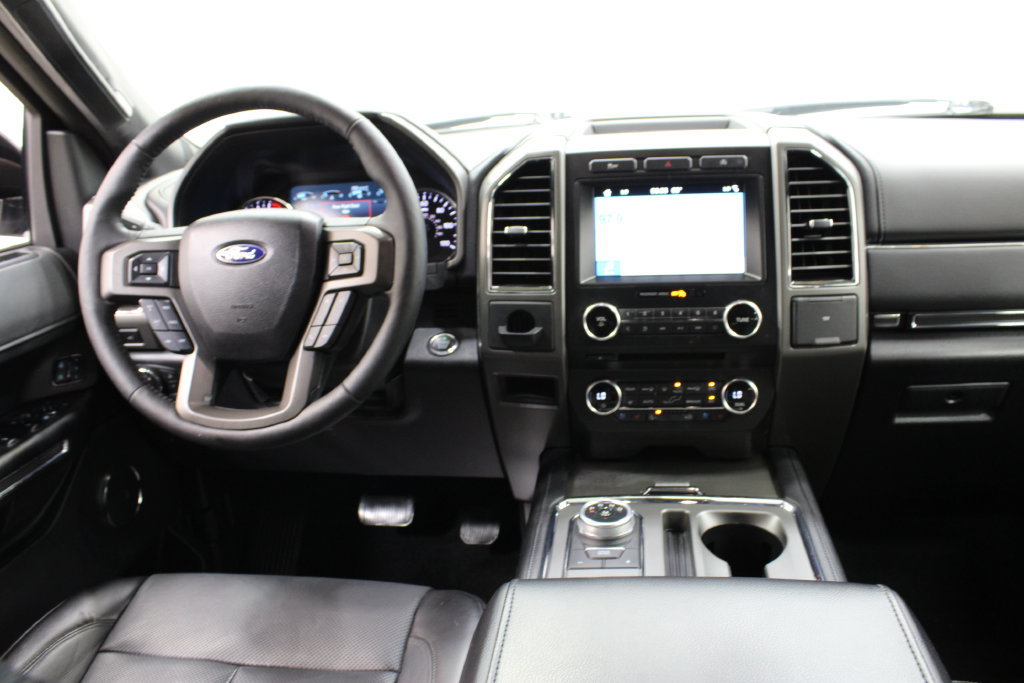 Used 2018 Ford Expedition XLT w/ Equipment Group 202A RWD image 9
