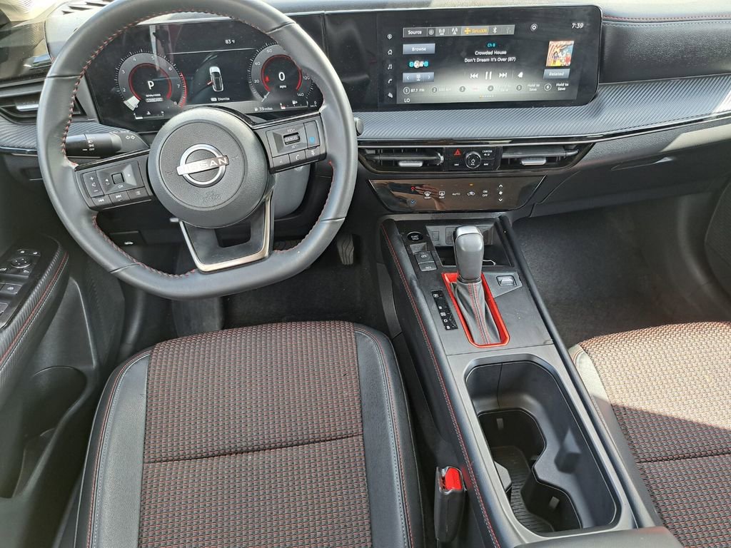 Used 2025 Nissan Kicks SR image 17