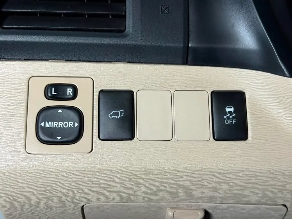 Used 2013 Toyota Venza XLE w/ XLE Premium Pkg FWD image 30