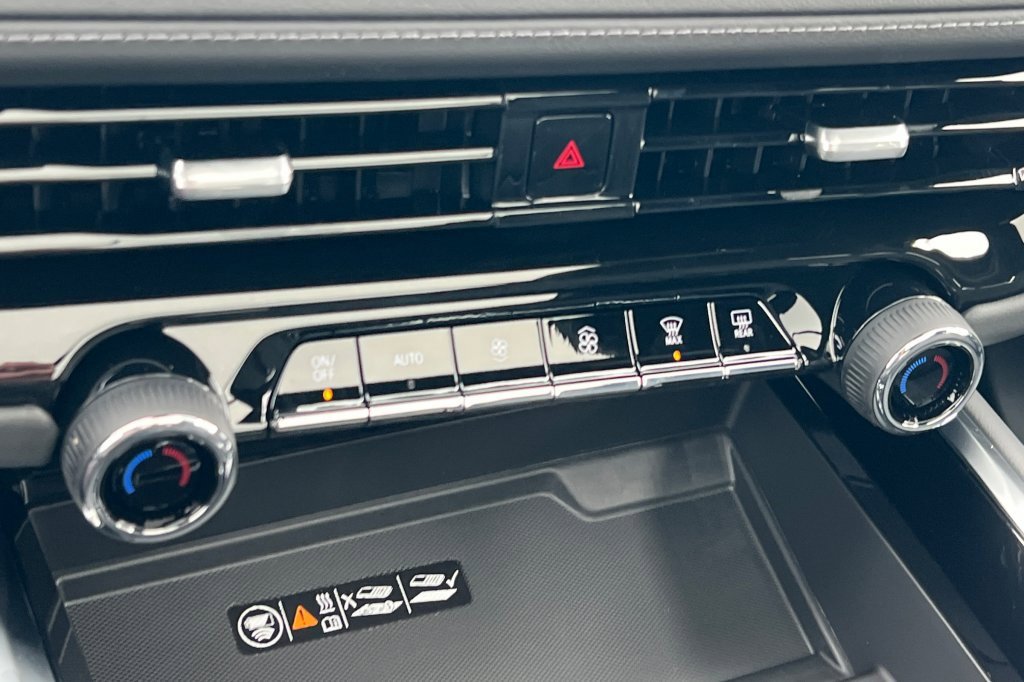 New 2026 Chevrolet Suburban Z71 image 19