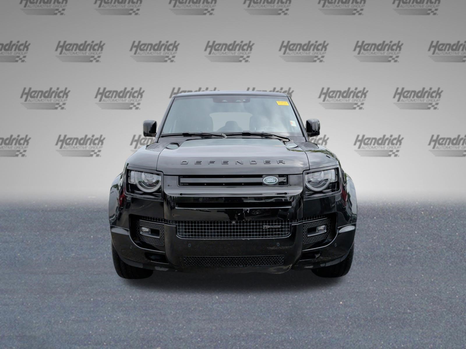 Used 2023 Land Rover Defender 110 X-Dynamic SE image 5