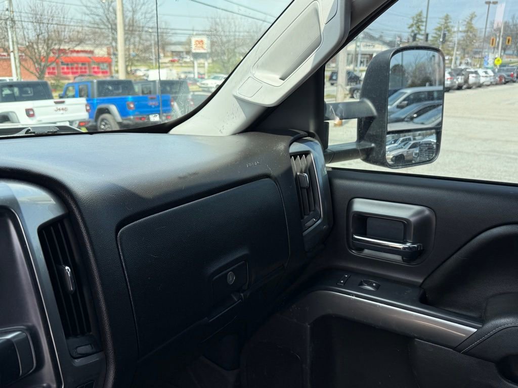 Used 2017 Chevrolet Silverado 1500 LT w/ All Star Edition image 21