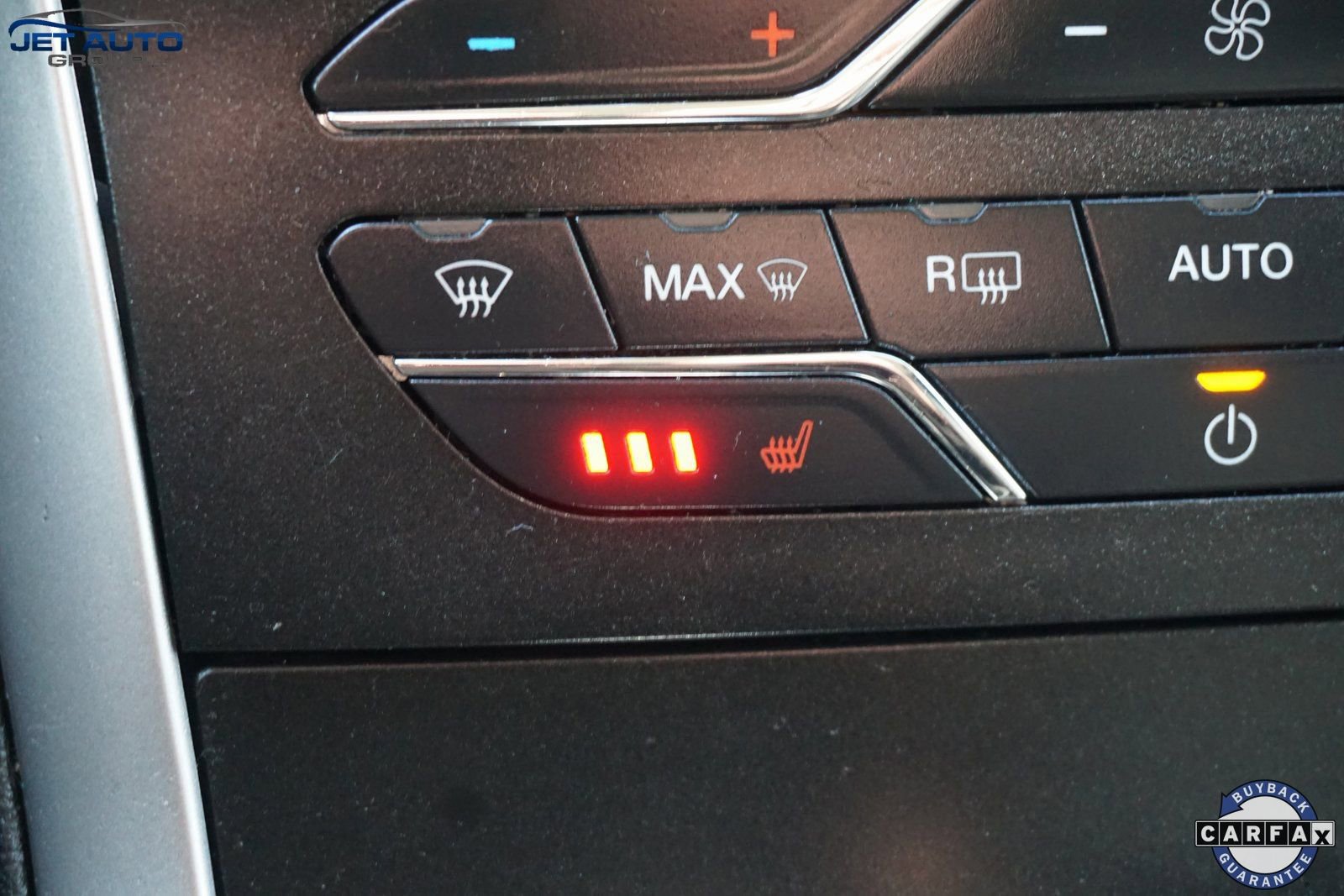 Used 2020 Ford Edge SEL image 34