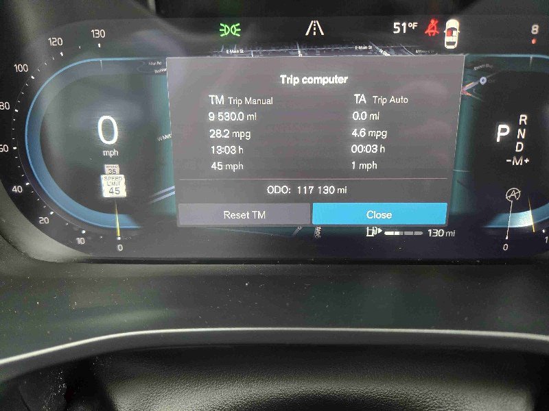 Used 2023 Volvo XC40 B5 Plus image 18