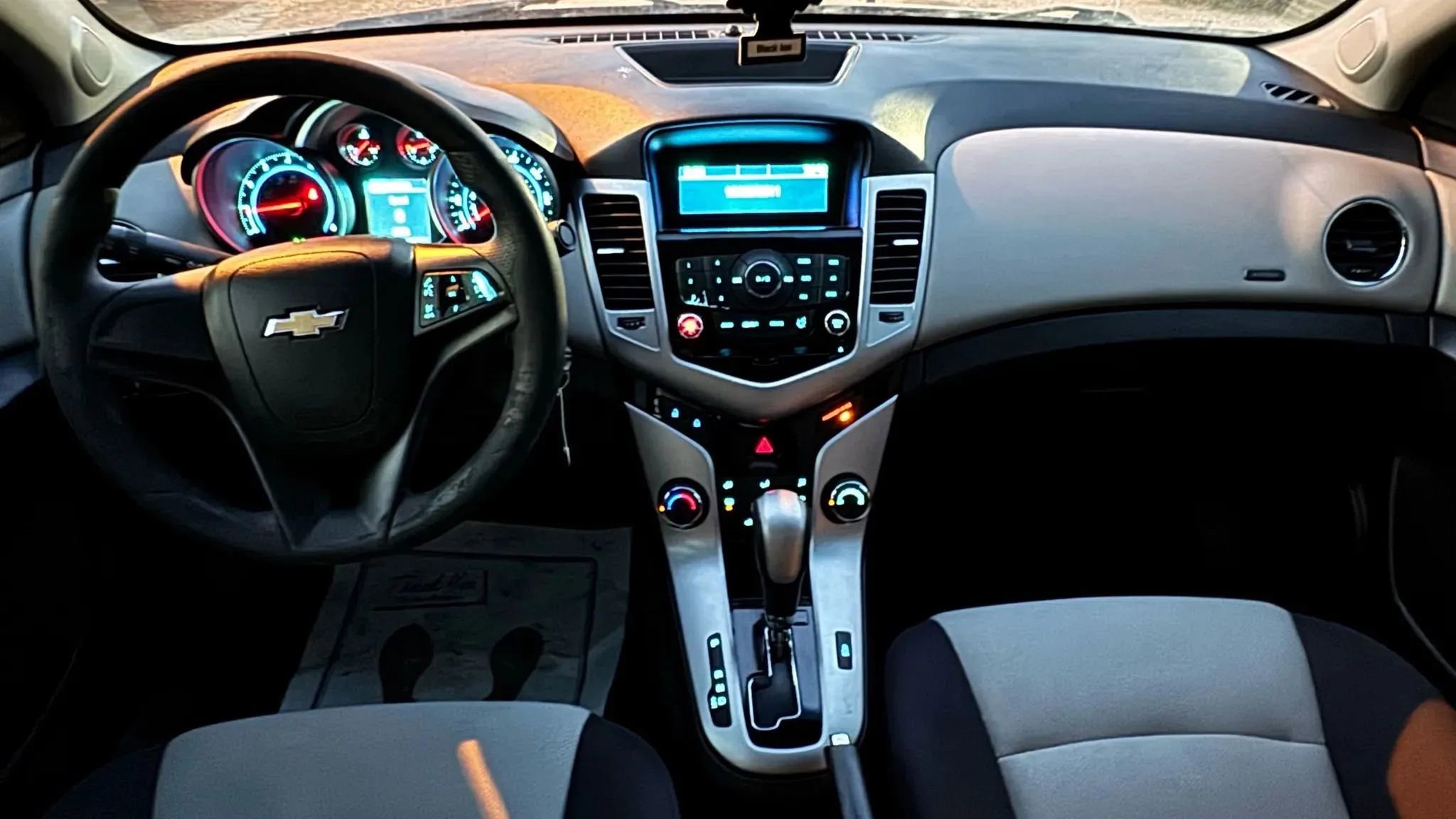 Used 2014 Chevrolet Cruze LS image 15