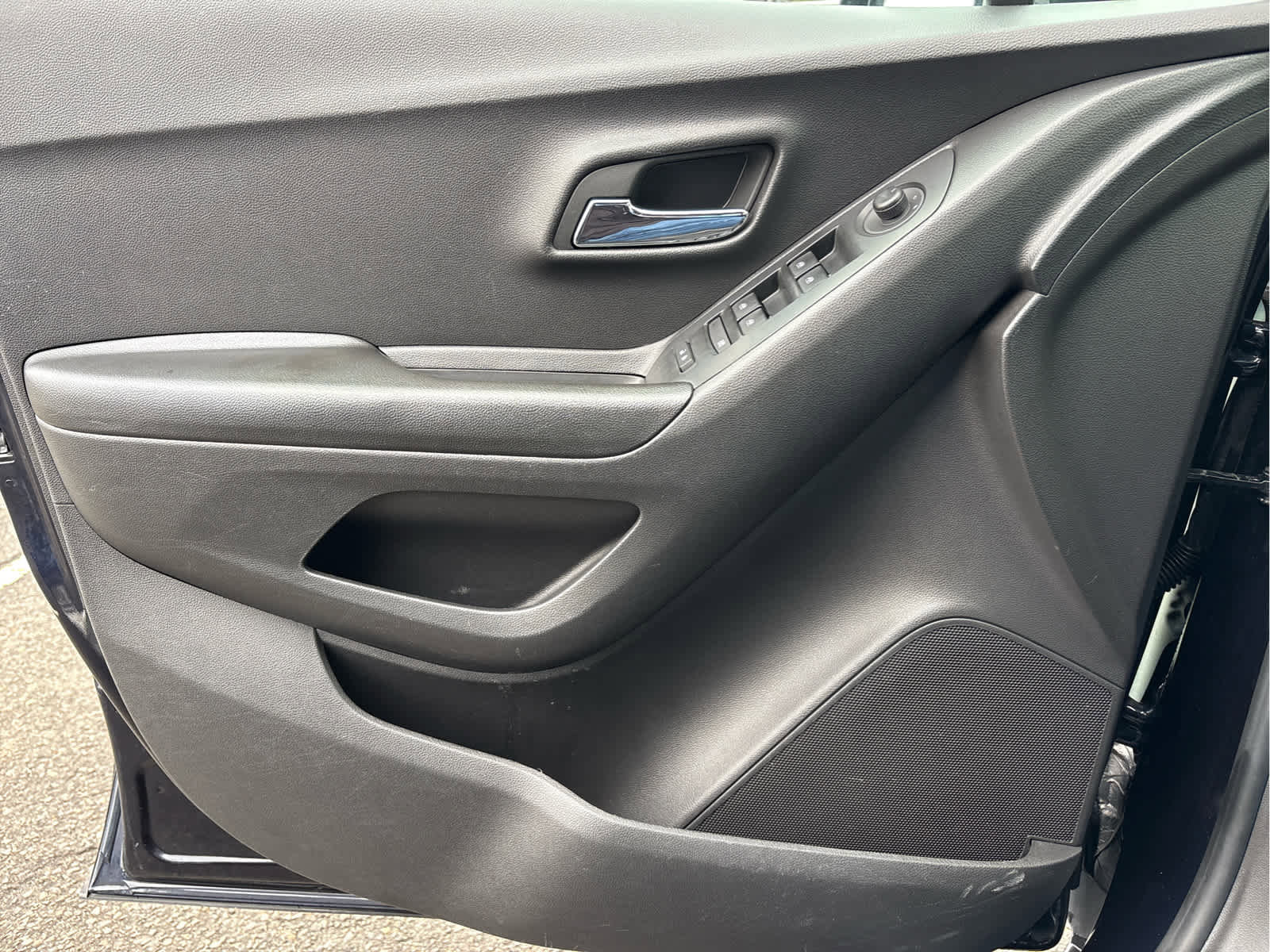 Used 2022 Chevrolet Trax LT w/ Driver Confidence Package image 29