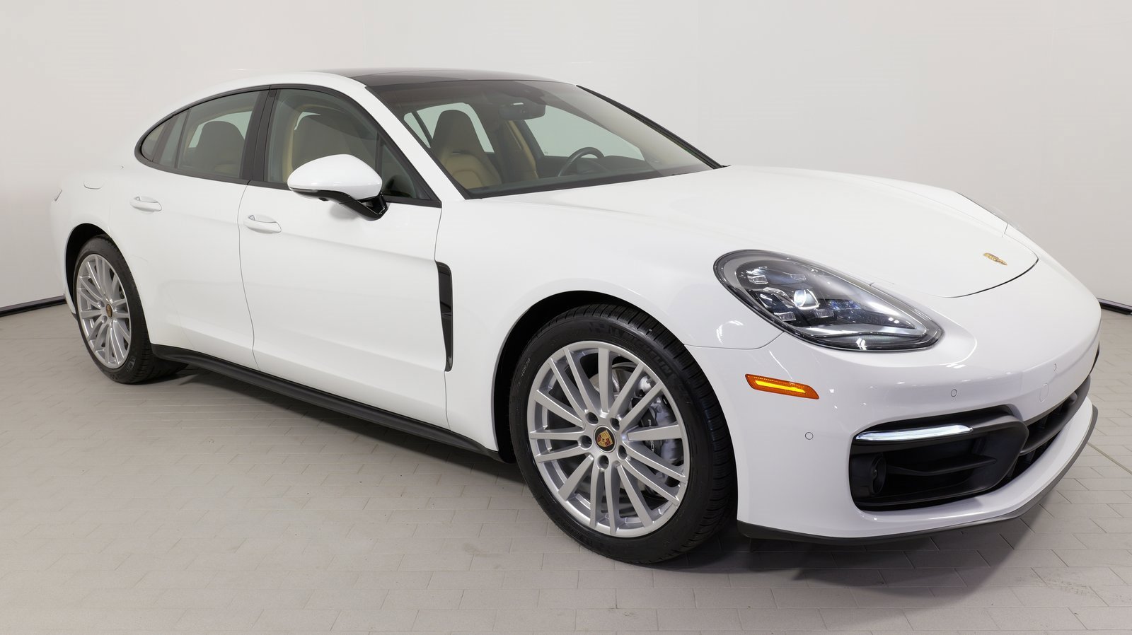 Used 2021 Porsche Panamera 4 image 7