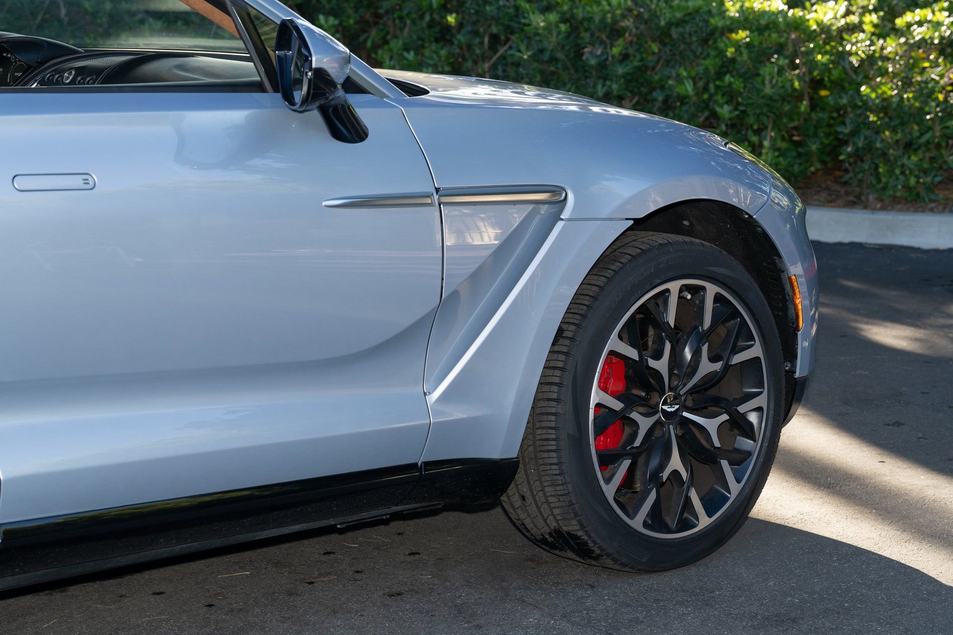 Used 2021 Aston Martin DBX image 8