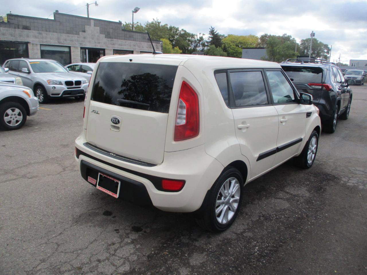 Used 2013 Kia Soul + image 5