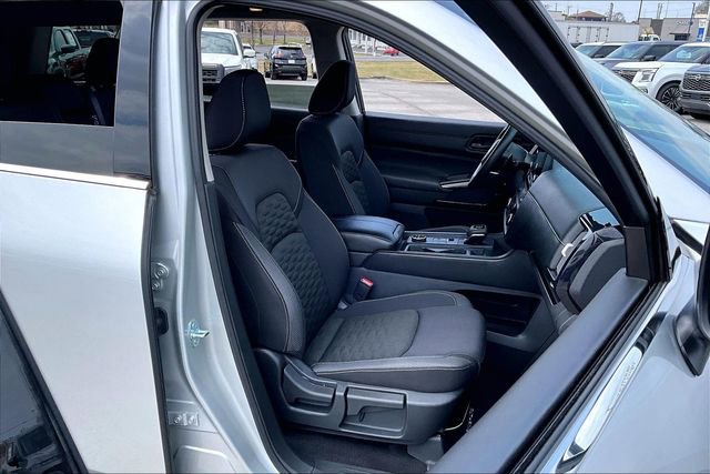 Certified 2025 Nissan Pathfinder S image 26