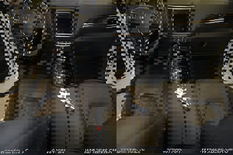 Used 2021 Maserati Levante image 15