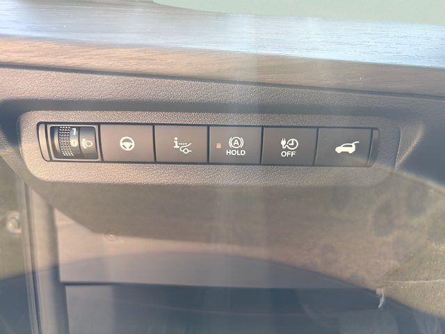 Certified 2023 Nissan Ariya FWD image 31