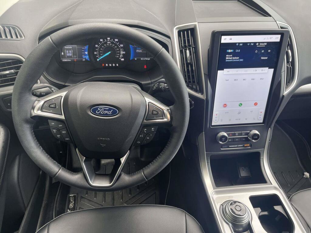 Certified 2023 Ford Edge SEL w/ Convenience Package AWD/4WD image 2