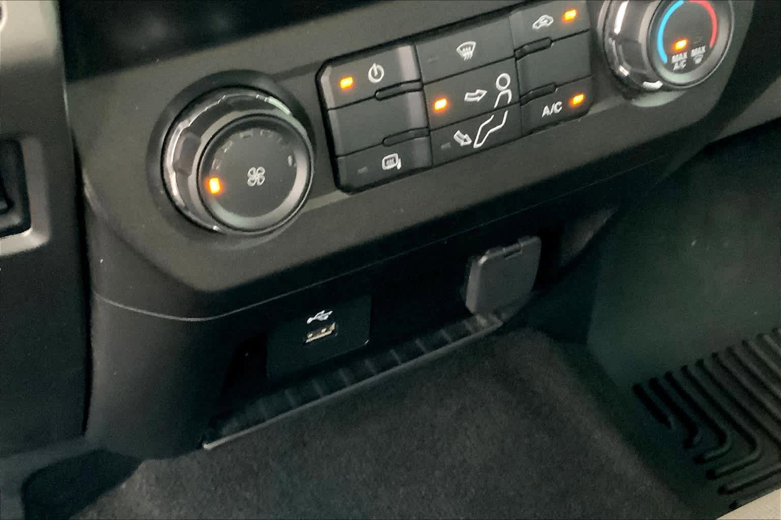 Used 2019 Ford F250 XLT w/ Camper Package AWD/4WD image 34