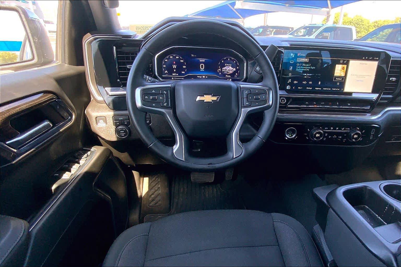 Used 2024 Chevrolet Silverado 1500 LT AWD/4WD image 6