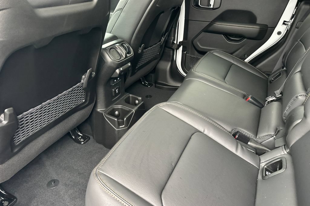 New 2025 Jeep Gladiator Sport AWD/4WD image 12