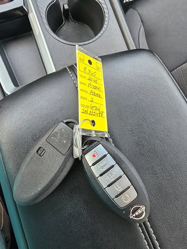Used 2025 Nissan Altima 2.5 S FWD image 20