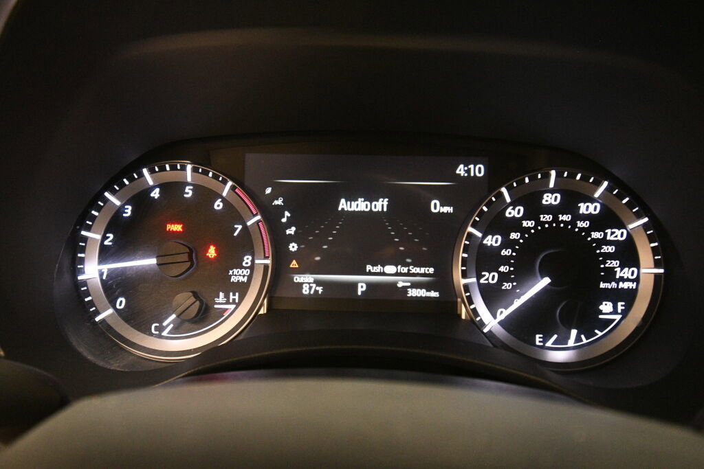 Used 2023 Toyota Highlander XLE image 14