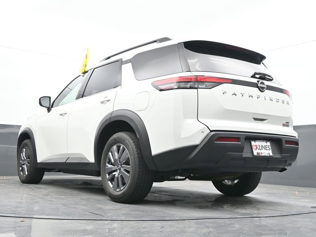 Used 2025 Nissan Pathfinder SV AWD/4WD image 50