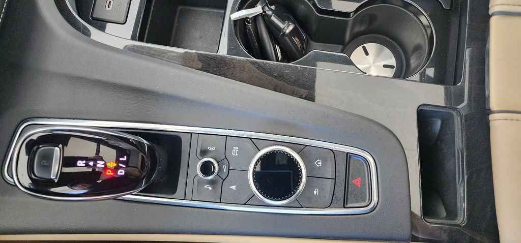 Used 2024 Cadillac Escalade ESV Premium Luxury w/ LPO, Floor Liner Package AWD/4WD image 47