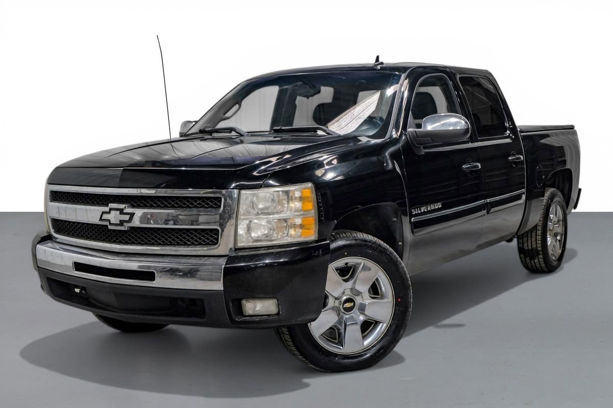 Used 2010 Chevrolet Silverado 1500 LT w/ Regional Value Package image 4