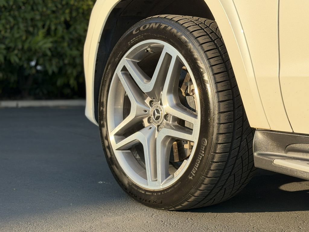 Used 2018 Mercedes-Benz GLS 550 4MATIC image 12