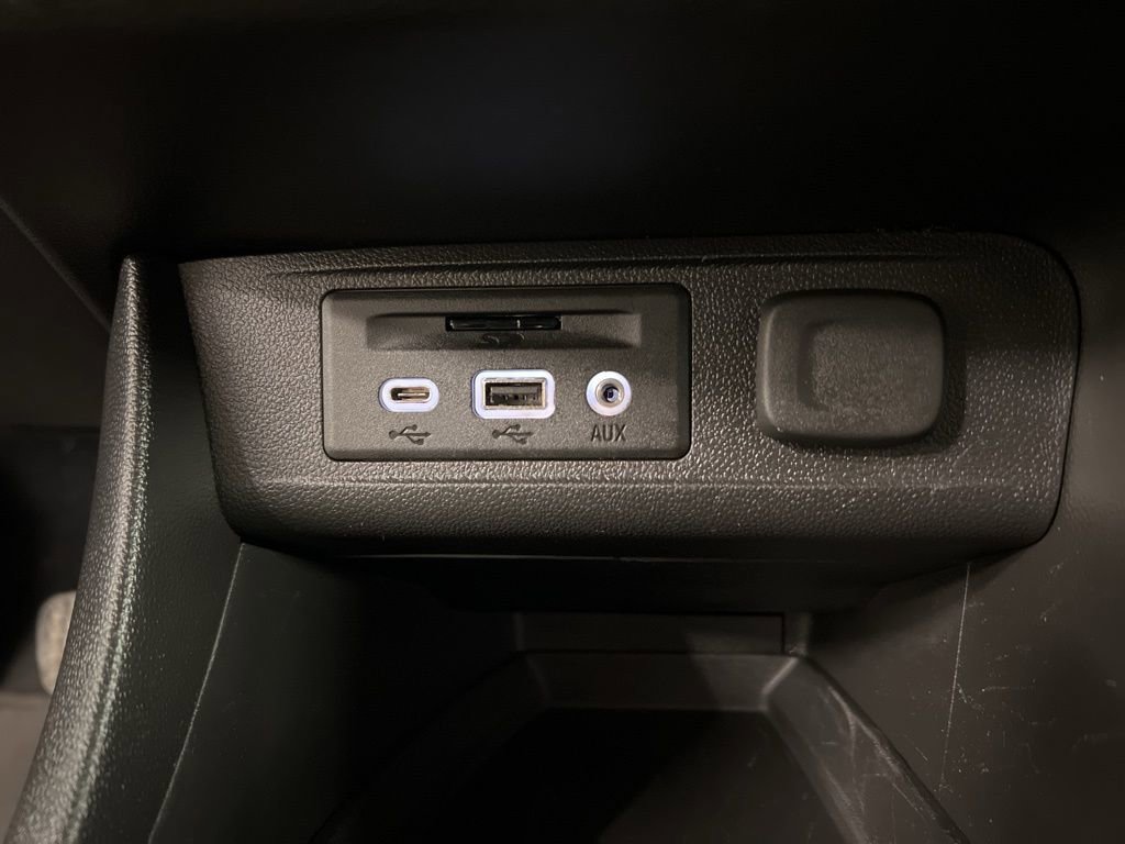 Used 2021 Buick Encore GX Essence w/ Advanced Technology Package image 14