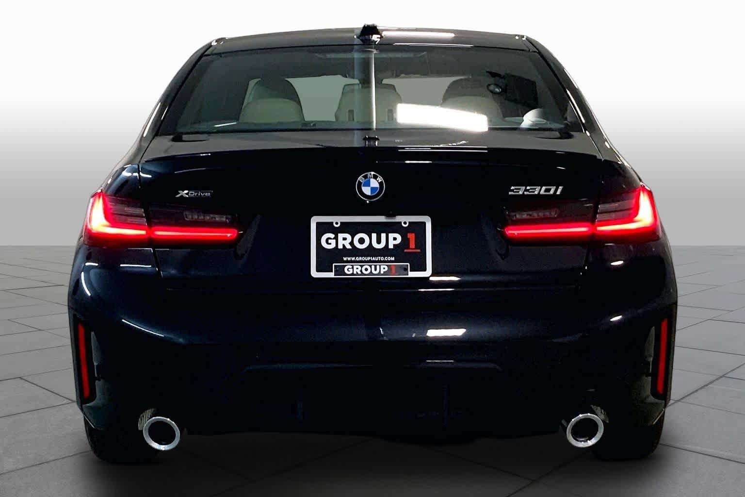New 2026 BMW 330i xDrive Sedan w/ M Sport Package AWD/4WD image 4