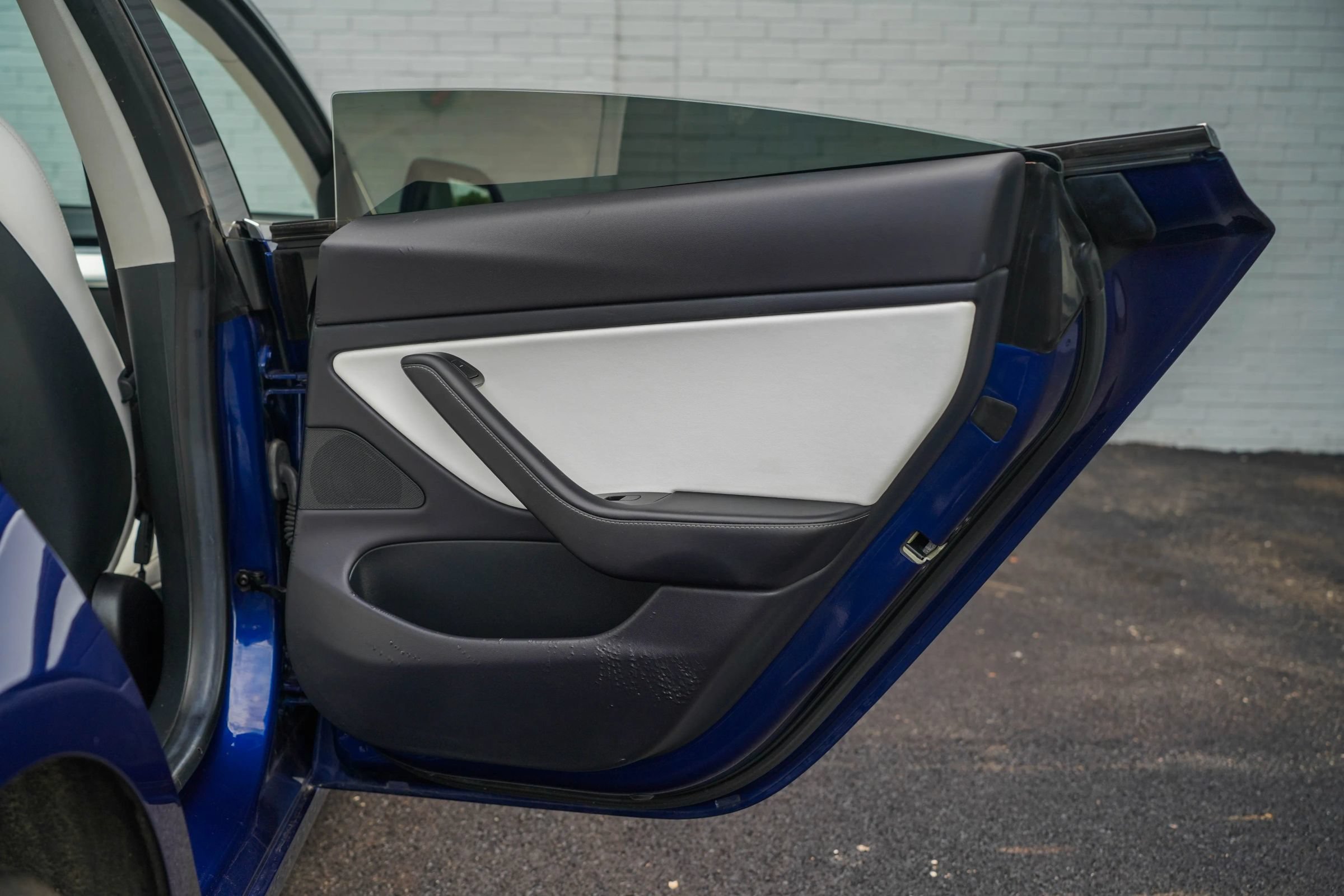 Used 2018 Tesla Model 3 Long Range AWD/4WD image 28