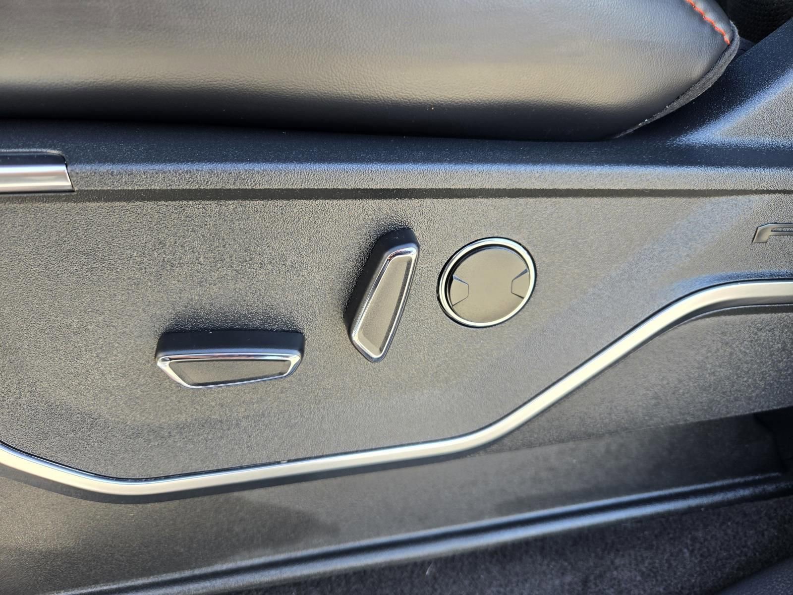 Used 2025 Ford F150 Raptor image 26