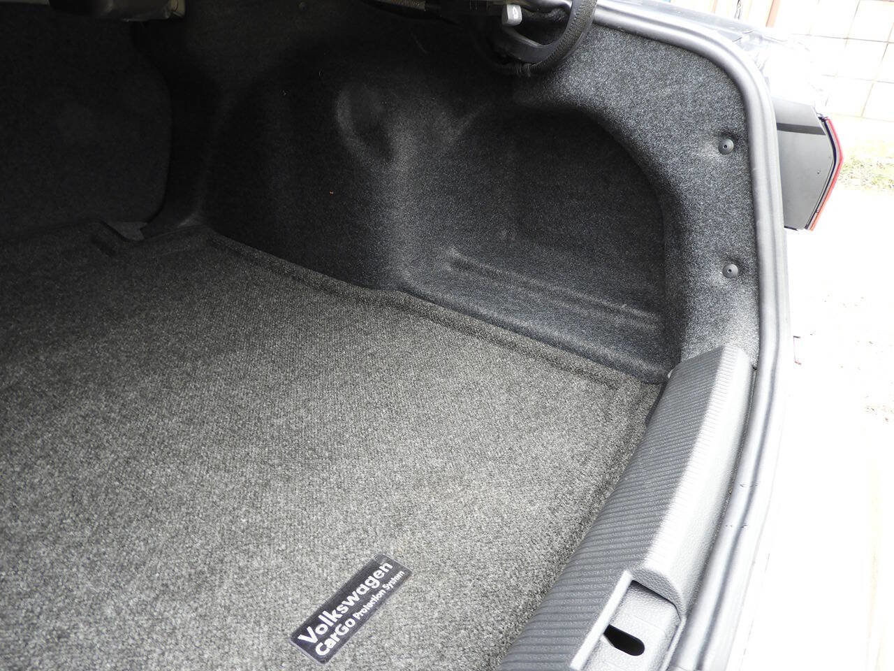 Used 2021 Volkswagen Passat 2.0T S w/ Luggage Net & Mats Package image 17